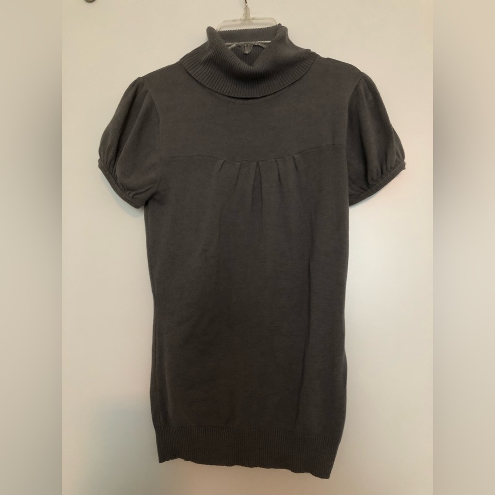 New Forever 21 turtleneck short sleeve sweater